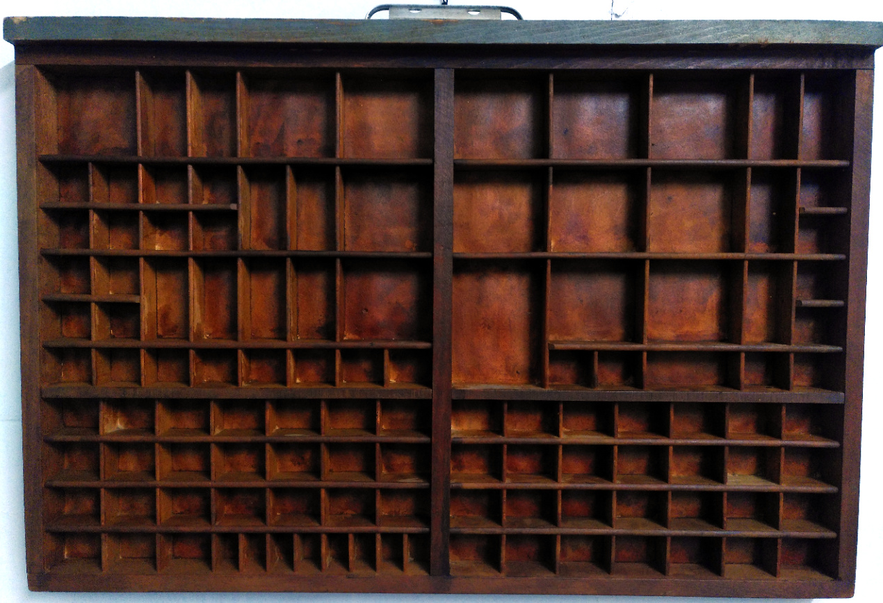 Tiroir d'imprimerie en bois